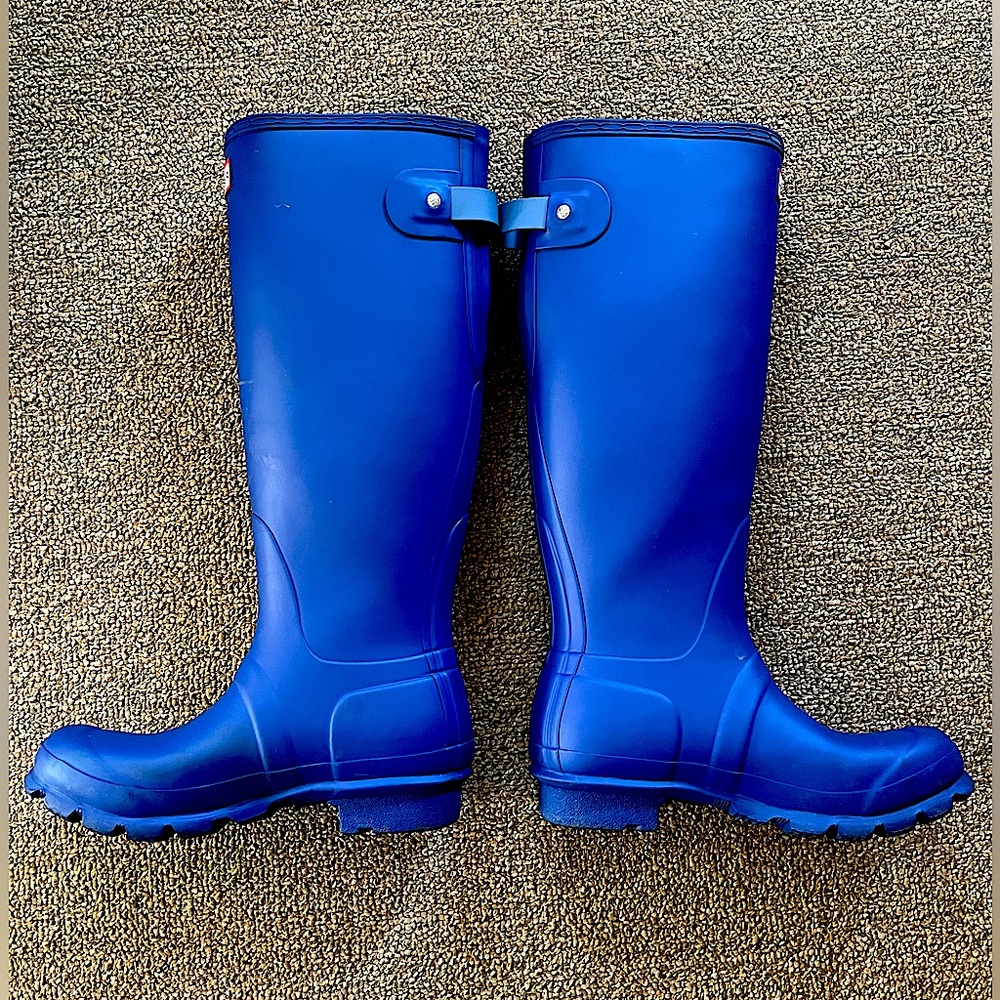 Bright blue Hunter Boots only worn twice!